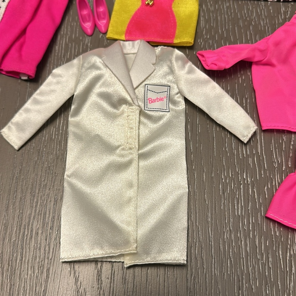 Barbie Doll Clothing Mattel DOCTOR DR. BARBIE PET VET White LAB COAT and other